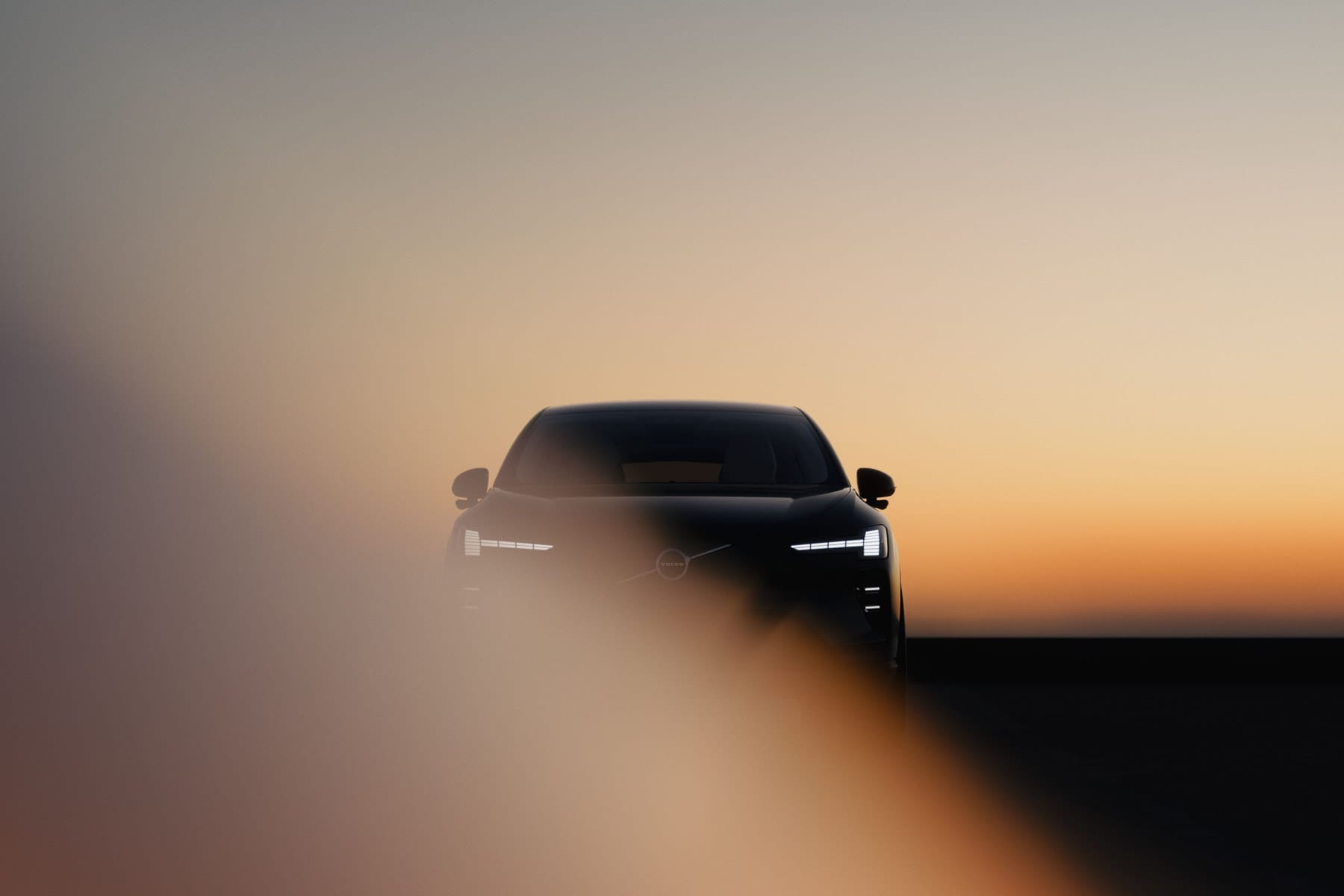 volvo-ex60-sets-new-standard-with-over-800-kilometres-range