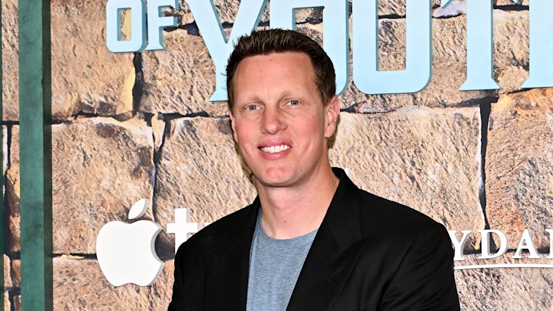 warner-bros-rejects-paramount-s-takeover-bid-sticks-with-netflix-deal