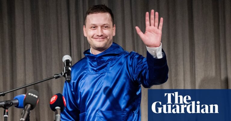 windbreakers-surge-in-popularity-amid-global-uncertainty