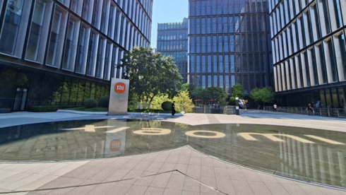 xiaomi-factory-tours-china-s-unlikely-tourist-sensation