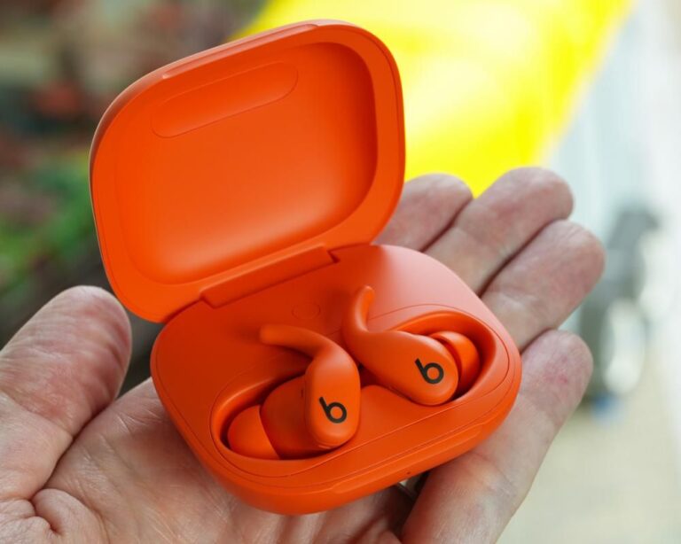 apple-s-beats-powerbeats-fit-compact-design-meets-versatile-performance