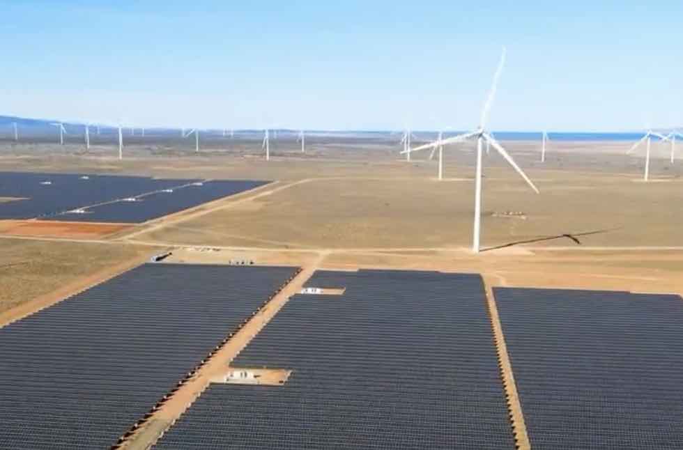 australia-s-renewable-energy-surge-2-1-gw-added-in-record-breaking-quarter