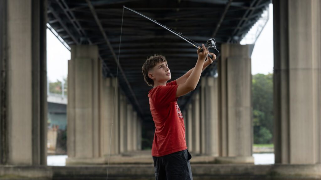 australians-adapt-to-social-media-ban-a-shift-towards-offline-activities