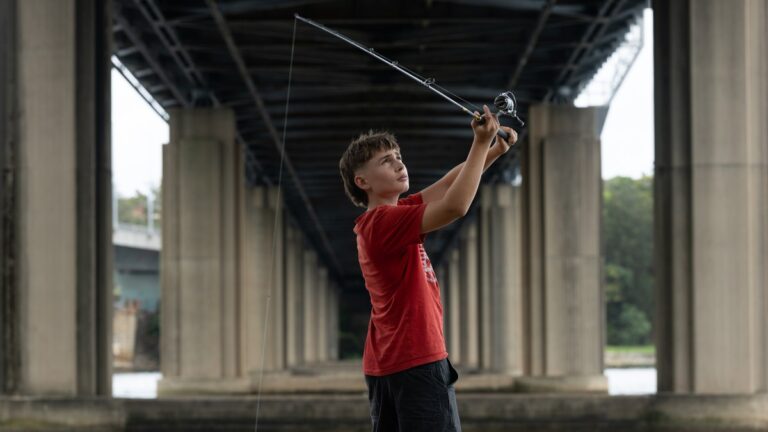 australians-adapt-to-social-media-ban-a-shift-towards-offline-activities