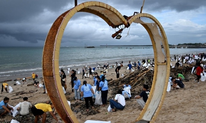 bali-s-trash-crisis-threatens-its-status-as-world-s-top-destination