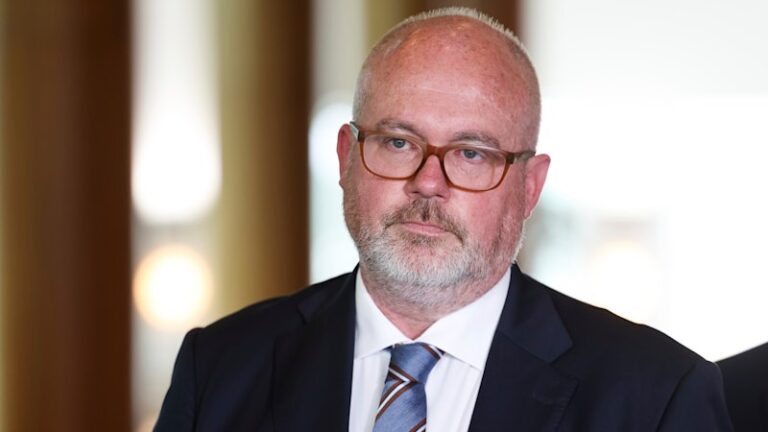 canadian-citizenship-law-change-sparks-political-controversy-in-australia