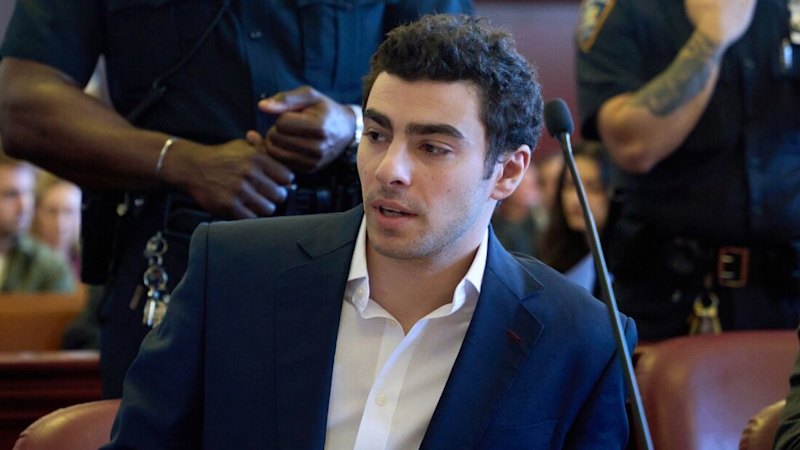 judge-dismisses-murder-charge-against-luigi-mangione-sparing-him-death-penalty