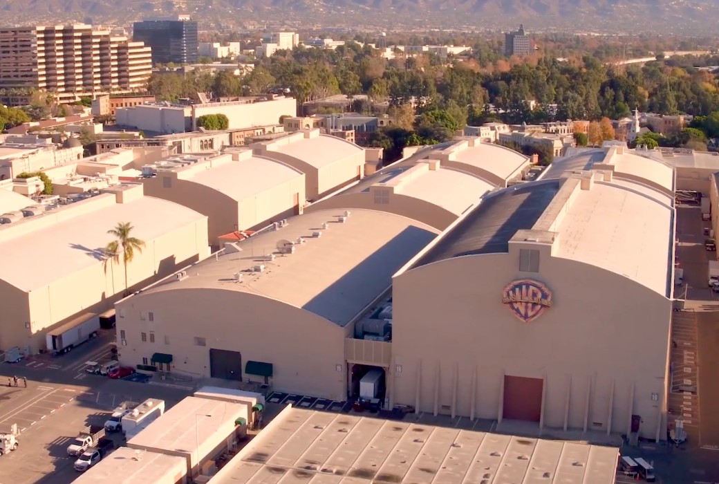 netflix-exits-warner-bros-discovery-bid-paramount-emerges-as-frontrunner