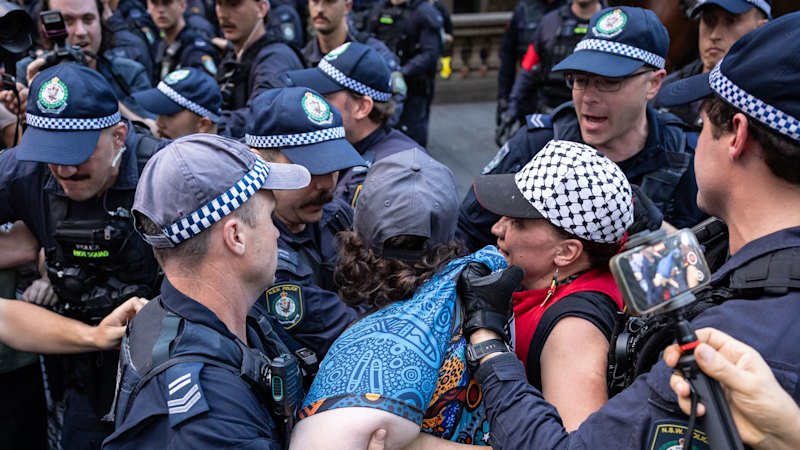 sydney-protests-escalate-amid-isaac-herzog-visit-political-tensions-rise-in-australia