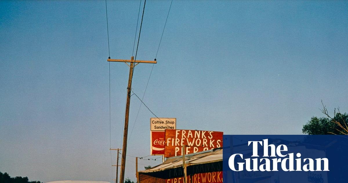 william-eggleston-s-vibrant-legacy-a-final-exhibition-of-dye-transfer-photography
