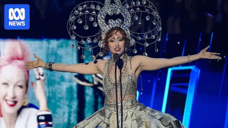 chappell-roan-parts-ways-with-casey-wasserman-s-talent-agency-amid-controversy-1