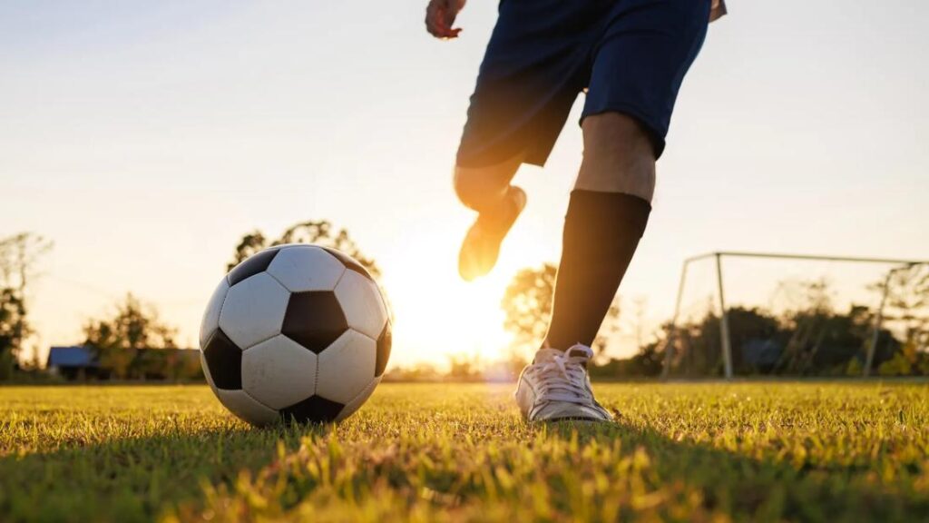 does-playing-football-extend-longevity-a-comprehensive-study