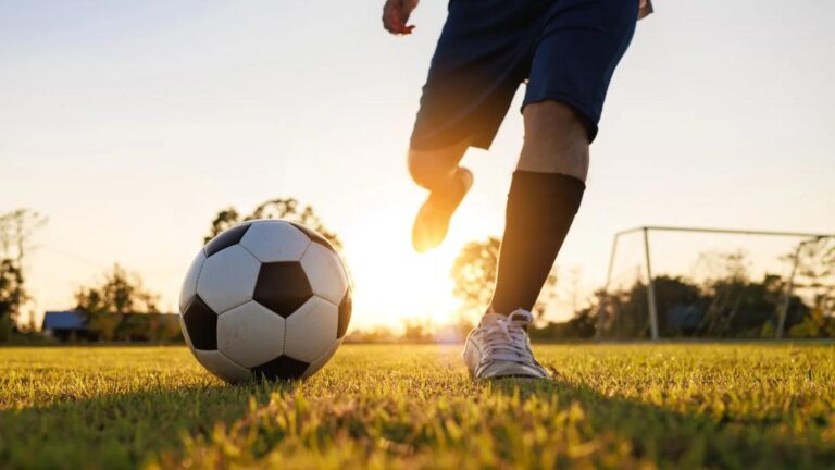 does-playing-football-extend-longevity-a-comprehensive-study