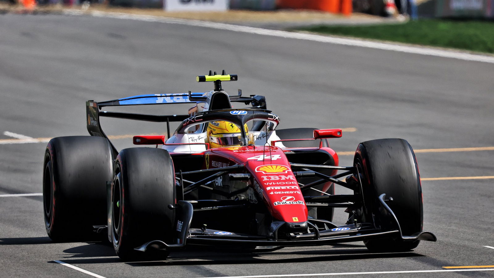 ferrari-drops-innovative-macarena-wing-after-chinese-gp-practice