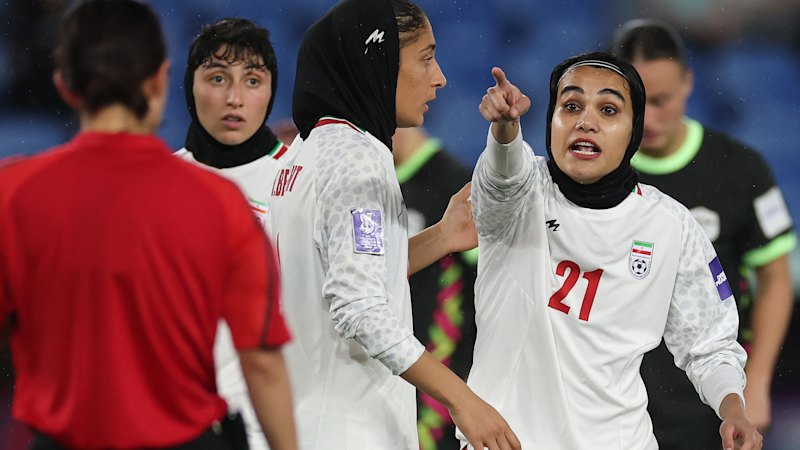 iranian-footballers-face-tough-choices-between-asylum-and-home