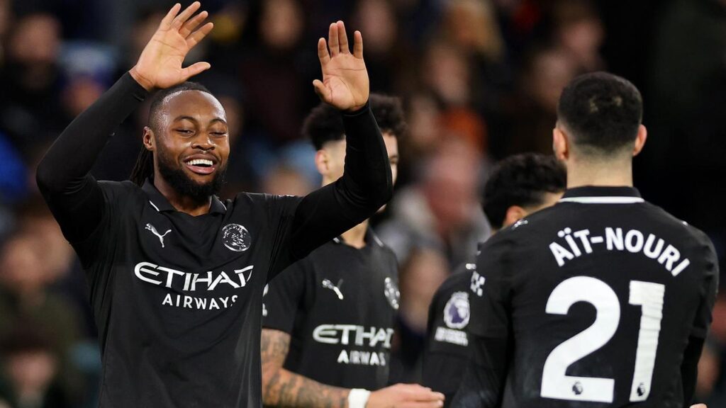 manchester-city-narrow-gap-on-arsenal-liverpool-thrash-west-ham-in-premier-league-drama