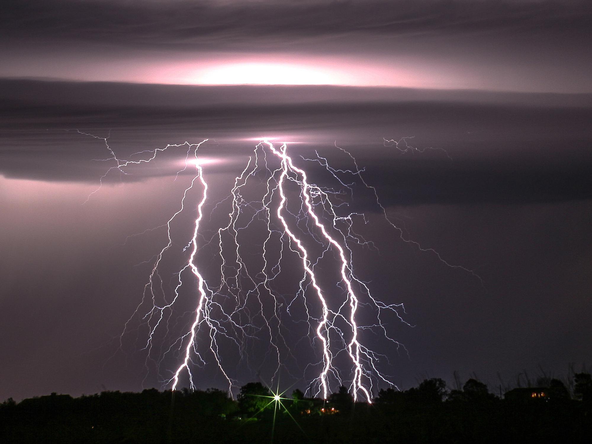 scientists-create-mini-lightning-inside-plastic-opening-new-research-frontiers