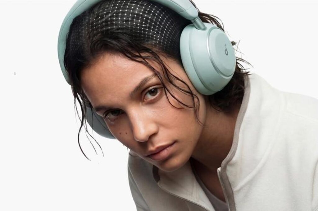 soundcore-launches-space-2-headphones-with-advanced-noise-cancelling-at-mwc-barcelona