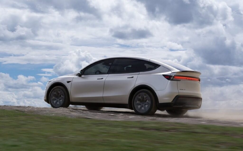 tesla-unveils-affordable-six-seater-model-y-l-with-advanced-features-in-australia